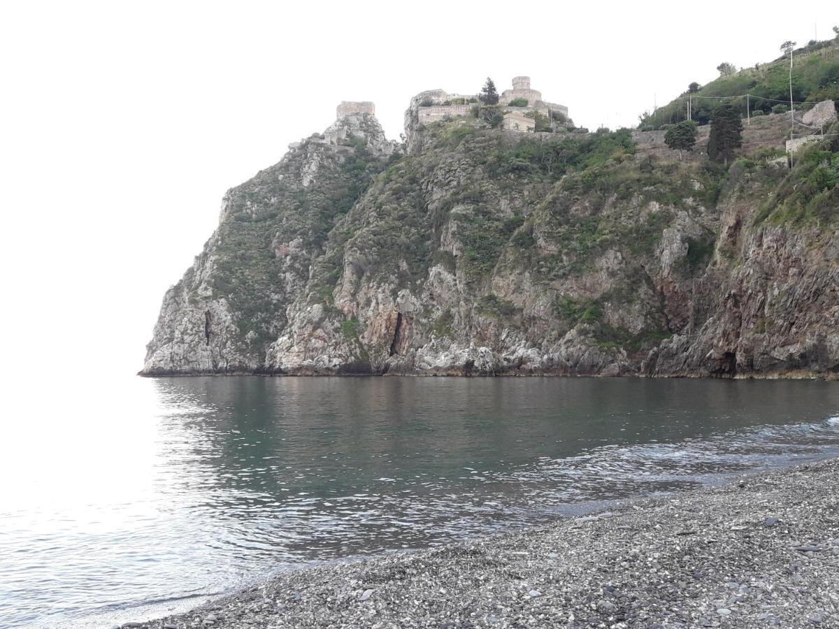 Ferienwohnung Casa Nupi SantʼAlessio Siculo Exterior foto